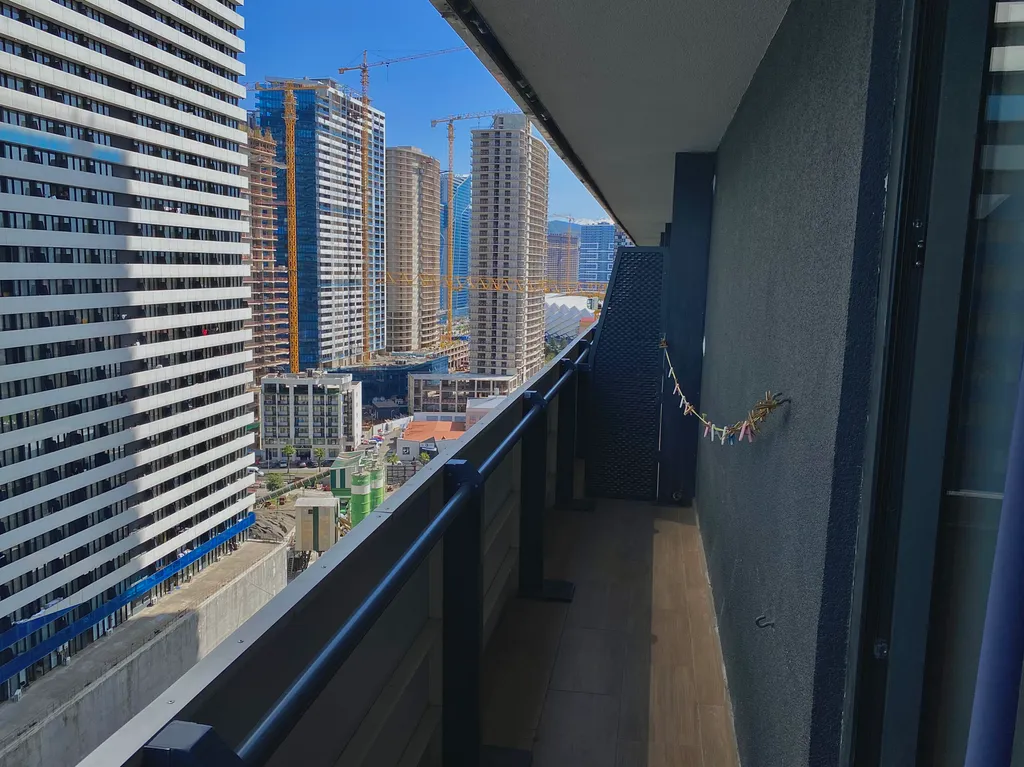 Небольшая уютная студия, Орби сити