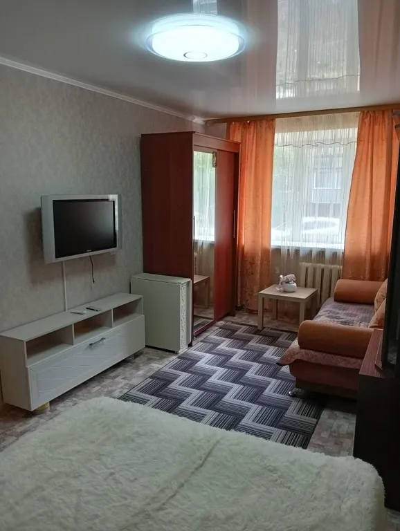 Чистая квартира с новым ремонтом рядом с ТЦ Космос