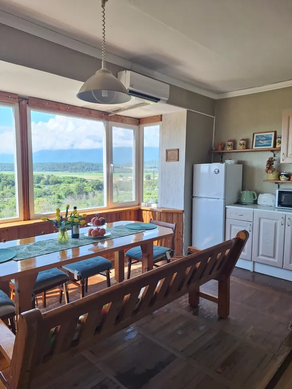 Большая и уютная квартира в центре Пицунды