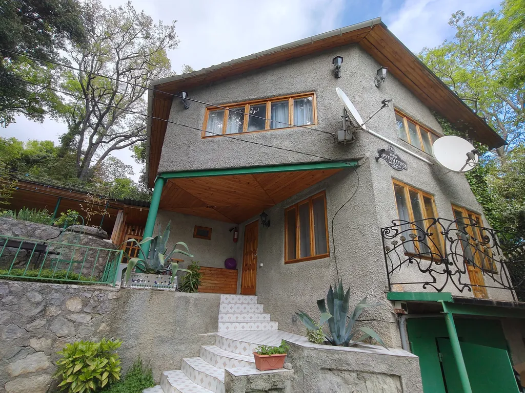 Коттедж в Воронцовском парке — аренда посуточно в Алупка