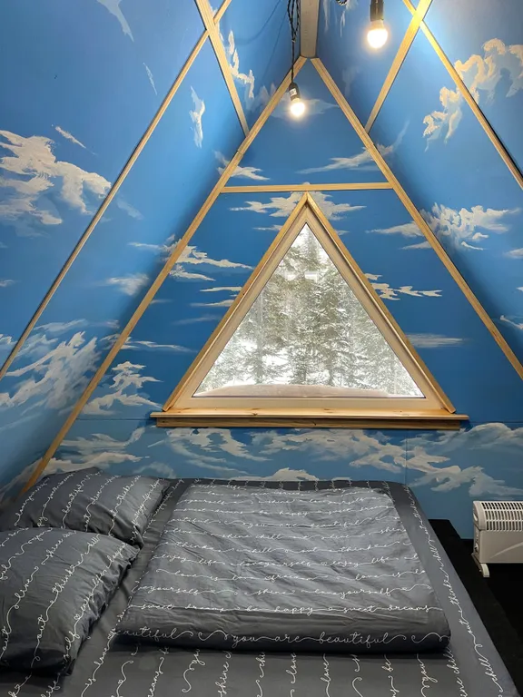 Коттедж Шале в стиле A-frame с видом на горы и лес — Шерегеш