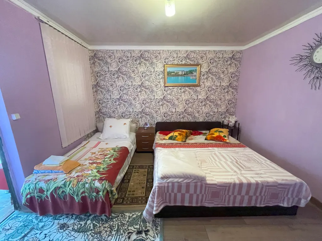 Комната под ключ на первом этаже с кондиционером