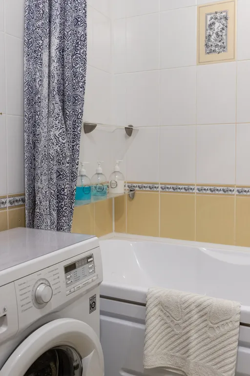 Двухкомнатная квартира с подиумами