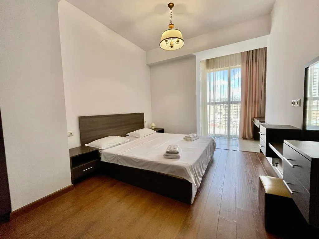 Prime apartment on Buzand 17