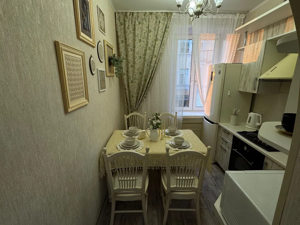 Двухкомнатная квартира рядом с Кремлем