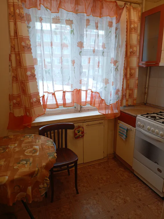 Двухкомнатная квартира посуточно на ул. Мурманская 27.