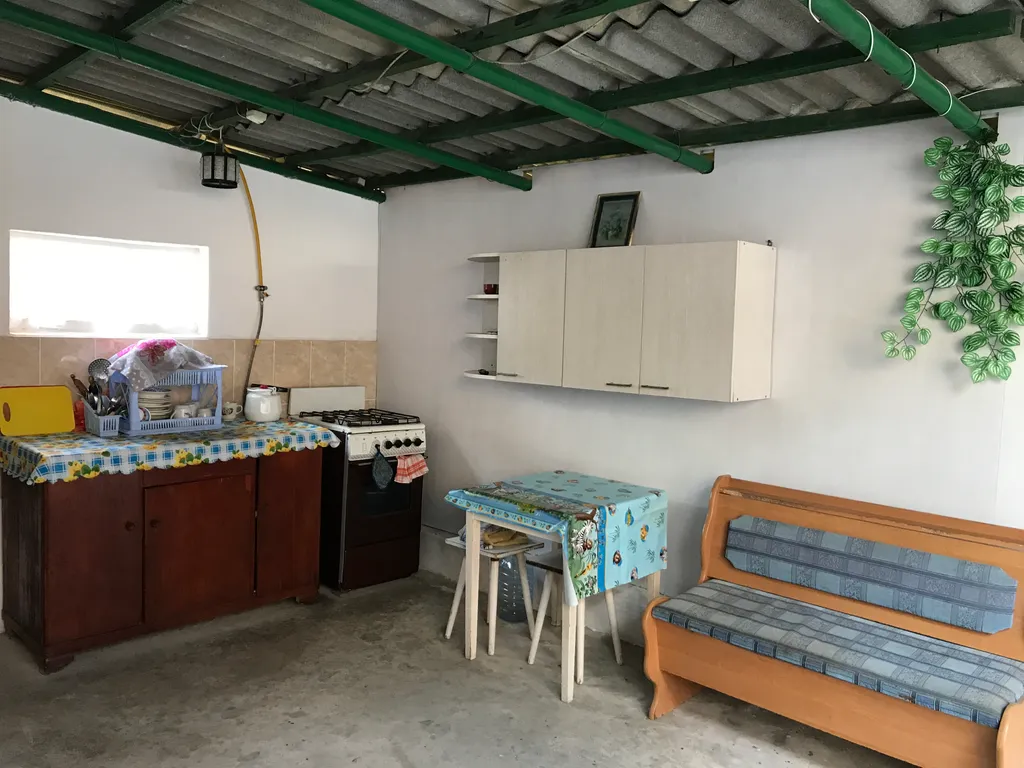 Номер на 3чел возле Генуэзской крепости