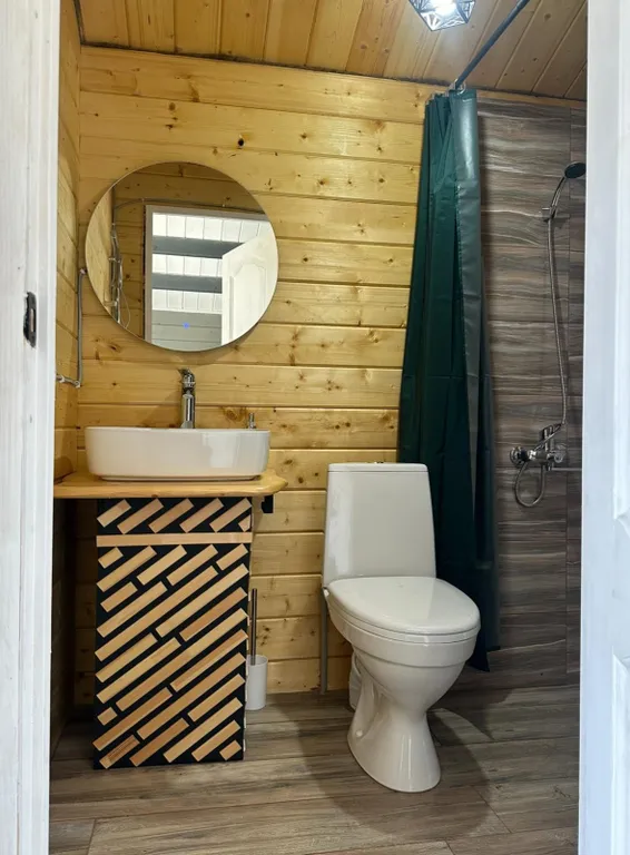 Дом с панорамными окнами с видом на море