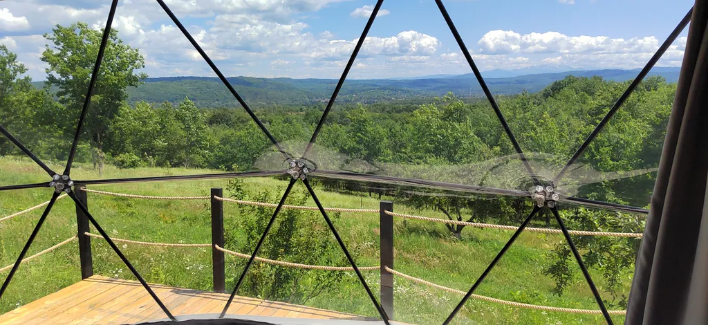 Премиум-отдых: панорамный купол и горячий бассейн-джакузи