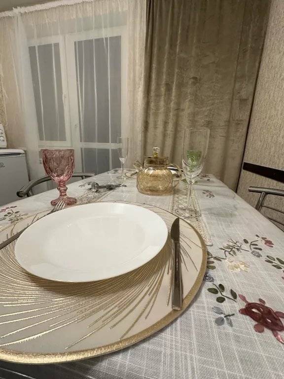 1 комнатная квартира прямо возле метро