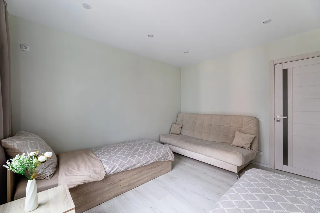 Двухкомнатная квартира на 8 спальных мест у аэропорта