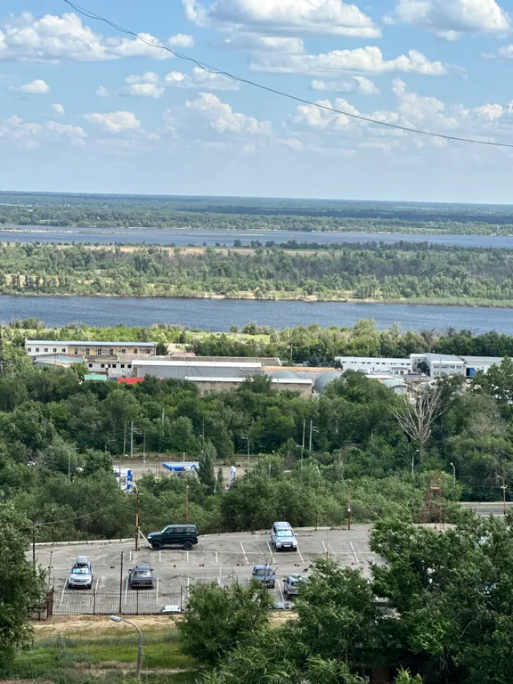 Квартира Квартира в Тракторозаводском районе с видом на Волгу — Волгоград