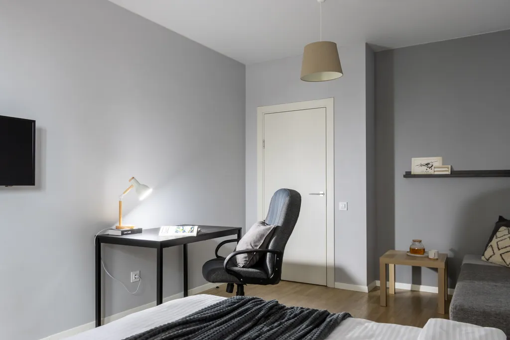 Warm Light Flat