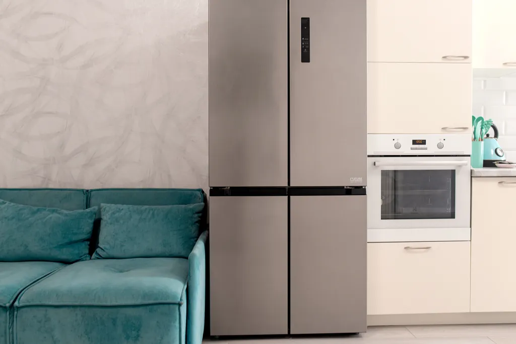 Дом Кантри со своим двором и парковкой