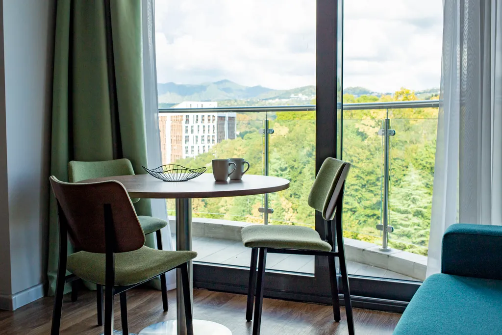 Видовой апартамент с видом на горы в апарт-отеле