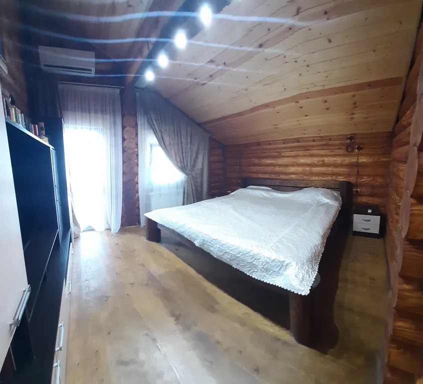 Сруб у моря