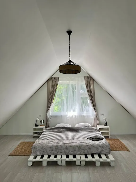 Красивый теплый дом с баней в тихой деревне