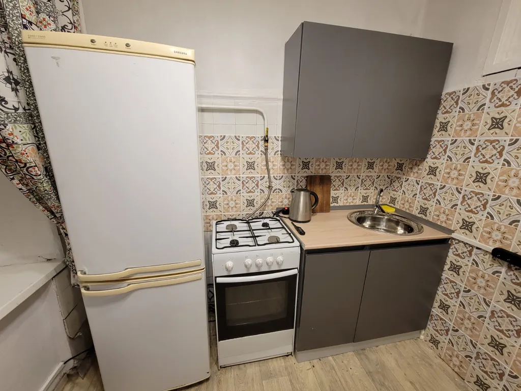 Квартира Комната на двоих в 3 минутах пешком от метро — Москва