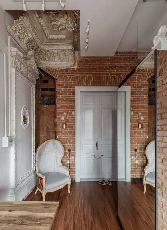 Высокий лофт в центре напротив Мариотт