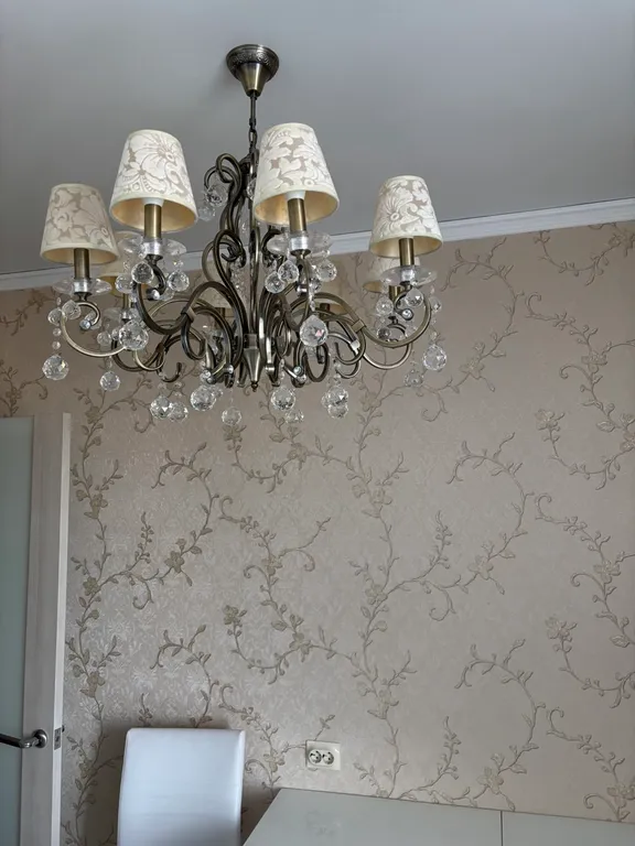 Светлая двухкомнатаная квартира с дизайнерским ремонтом рядом с центром города