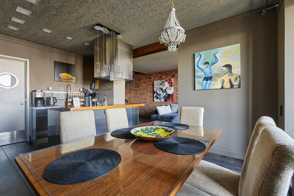 Двухэтажные апартаменты Лофт