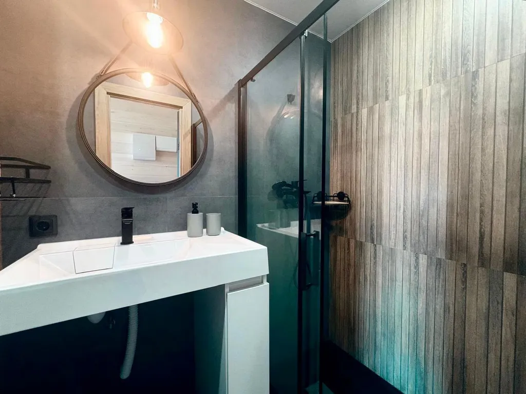 Коттедж Комфортабельный дом из морского контейнера у реки — Шаховская