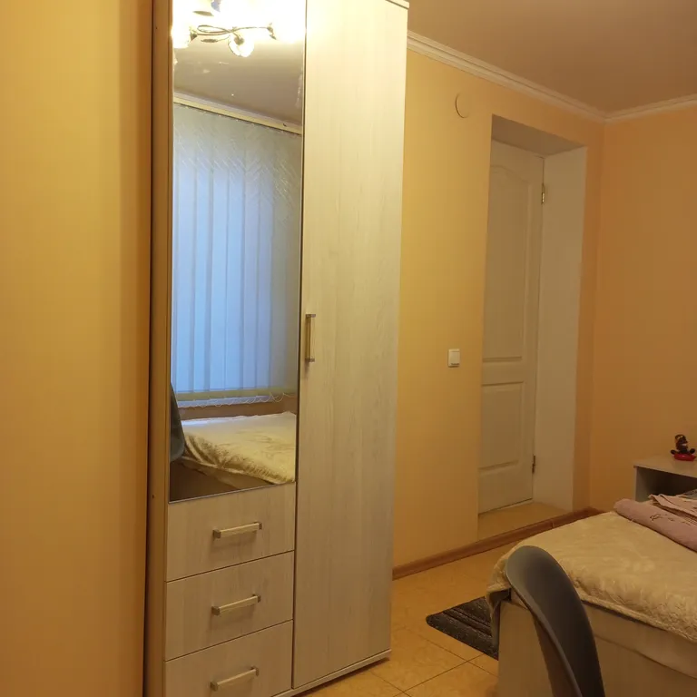 Уютный номер в коттедже в самом центре города.