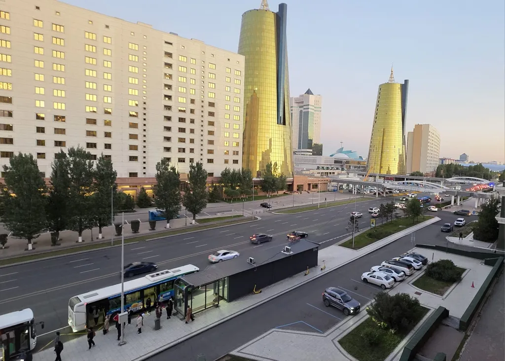 Евротрешка с 2-мя кроватями и раскладным диваном в центре