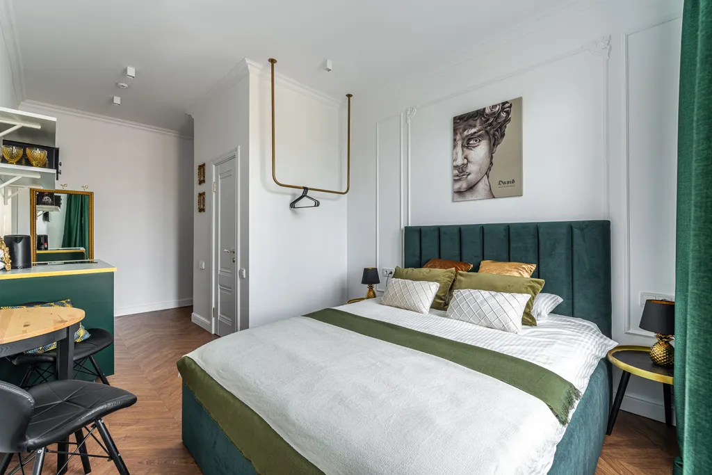 Студио с видом на проспект