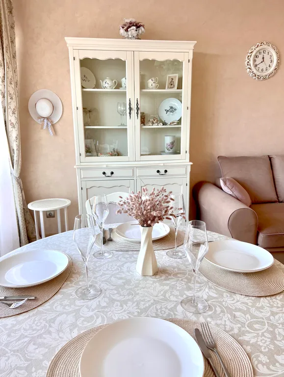 Апартаменты на первой береговой линии с боковым видом на море