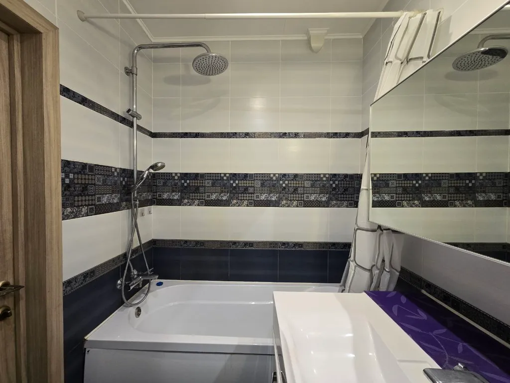 Просторная 2-х комнатная на пр-т Ленина Метро - Двигатель Революции