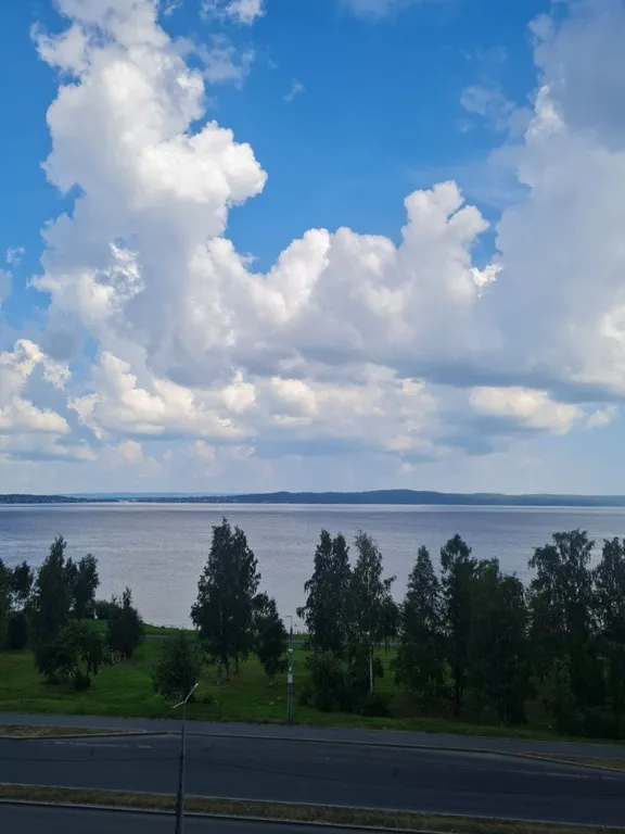 Евродвушка с видом на Онежское озеро