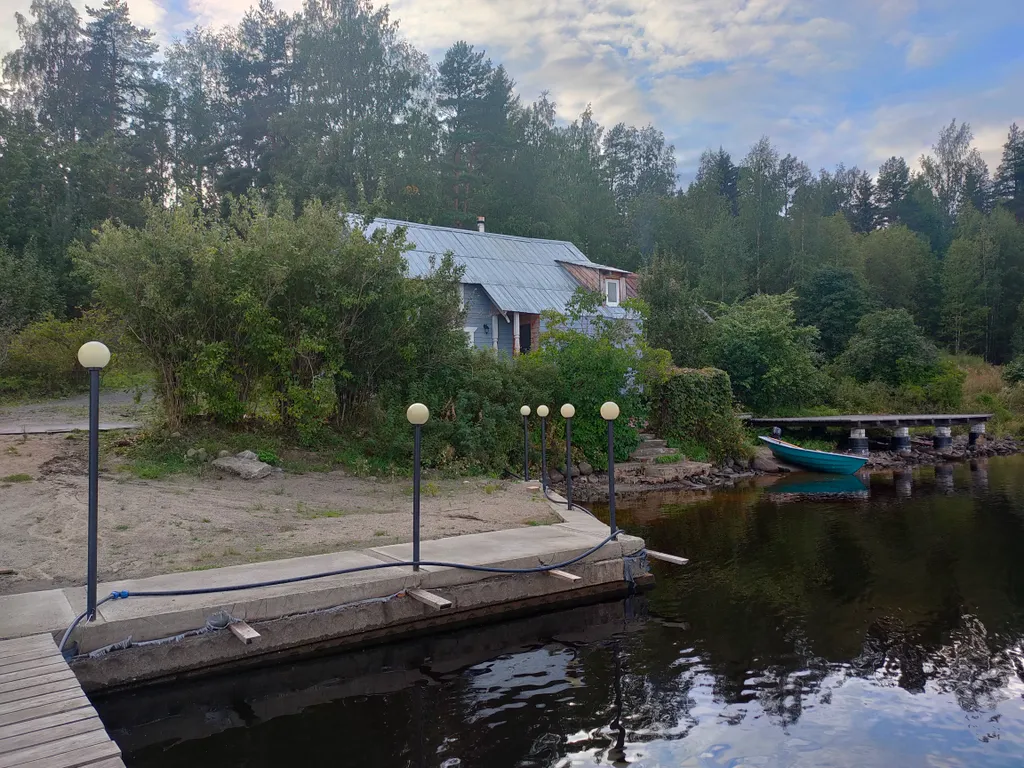 Дом на берегу озера без соседей