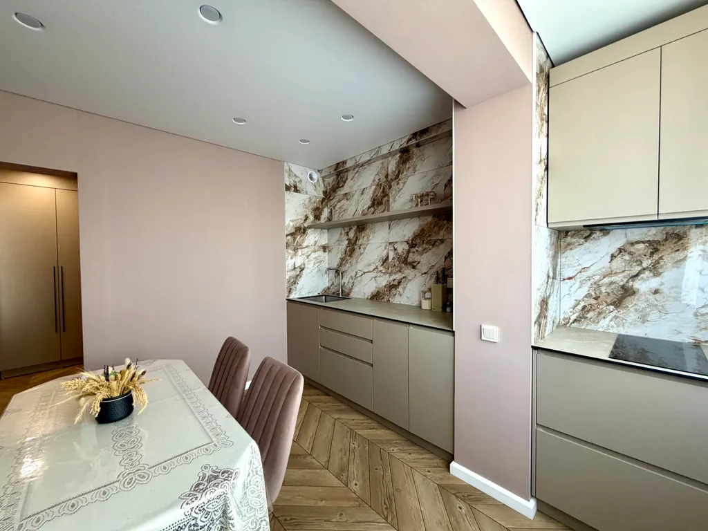 Квартира рядом с Озером и Комсомольским Парком