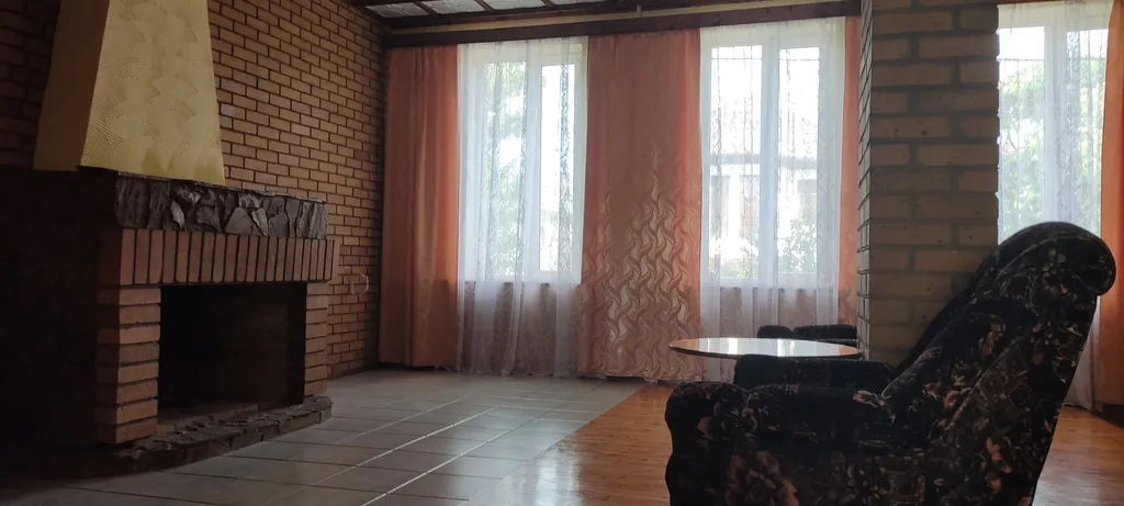 Дом с отдельным входом и двором