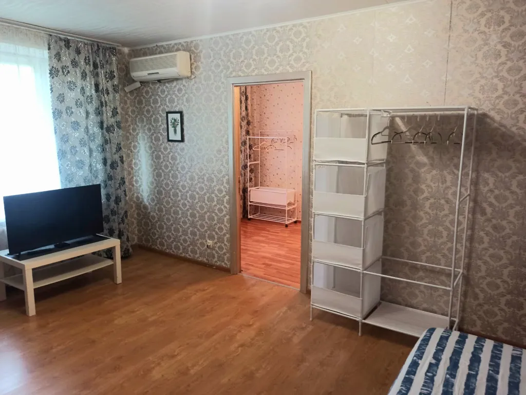 Двухкомнатная квартира у метро Народное ополчение