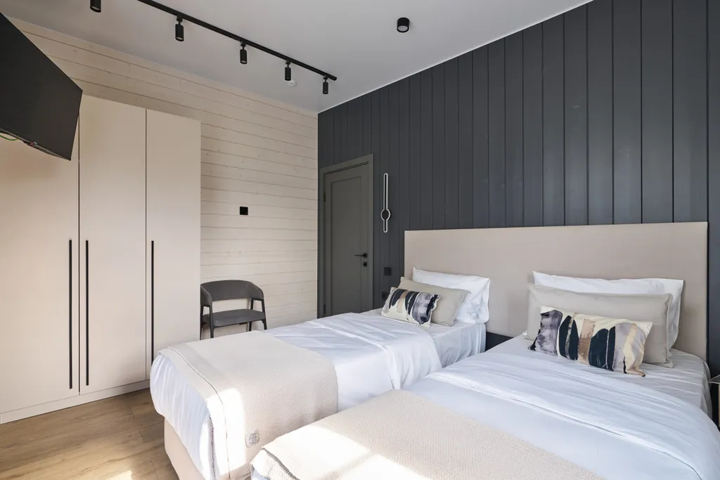 Большой панорамный дом с камином и сауной