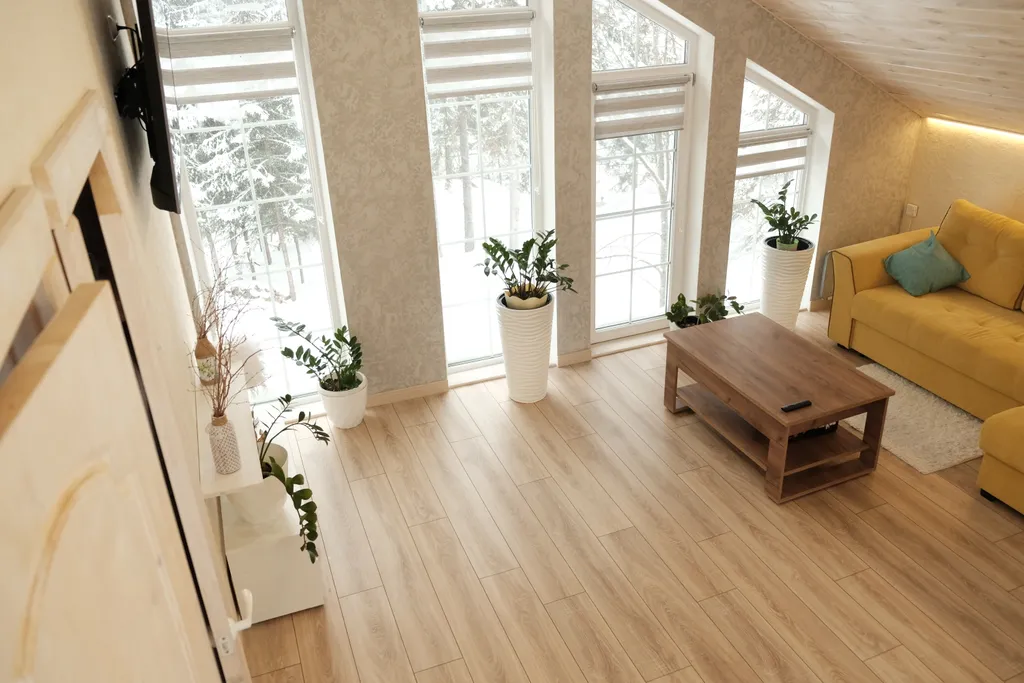 Большой уютный дом с видом на лес