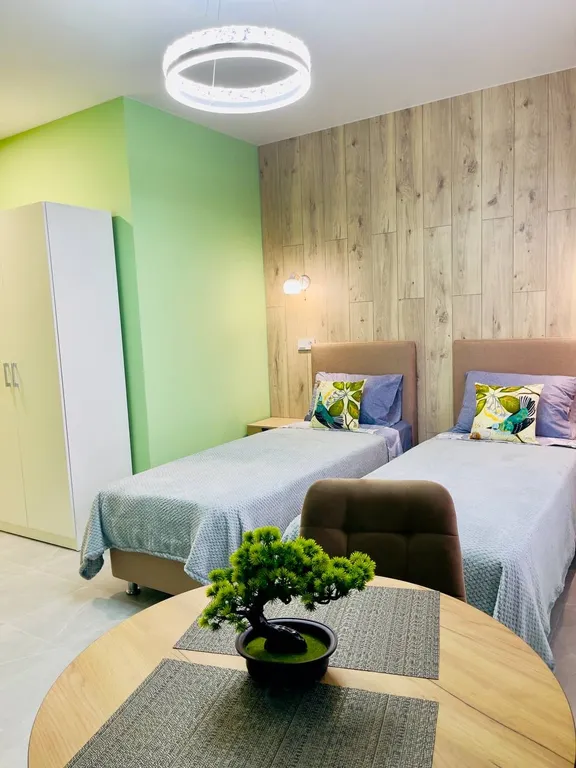 Студия у центрального здания ЮВЖД