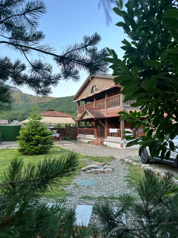 Дом из сруба с баней и бассейном