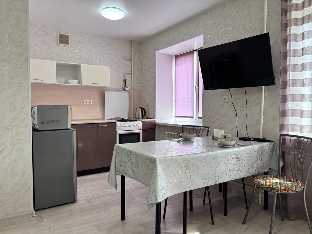 Квартира возле Сибади — аренда посуточно в Омск