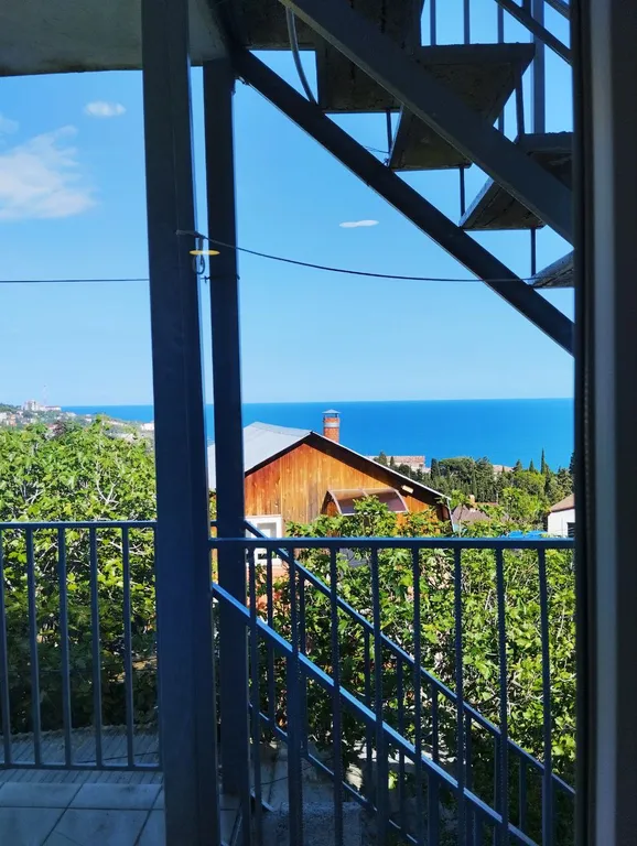 Уютная Белая студия с видом на море