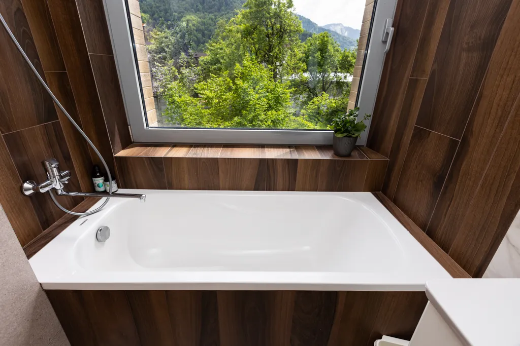 Просторная квартира с живым камином и видом на горы