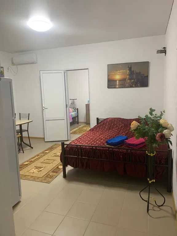 Комфортная квартира 1+1 со своей кухней и просторной ванной комнатой — аренда посуточно в Голубицкая