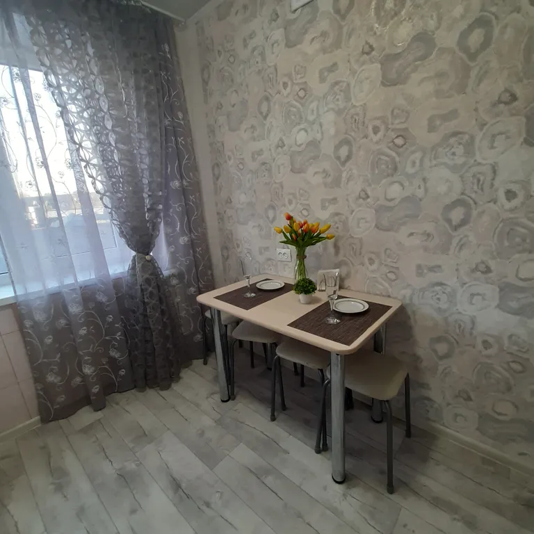 Двухкомнатная квартира рядом с Волгой