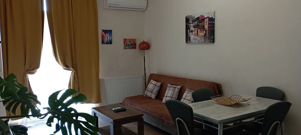 Уютная и очень тихая квартира в центре города — аренда посуточно в Тбилиси