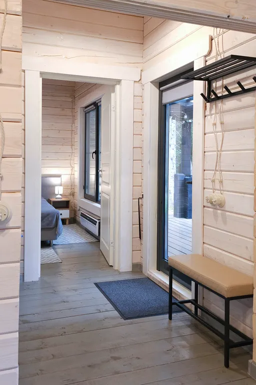 Дом на берегу озера