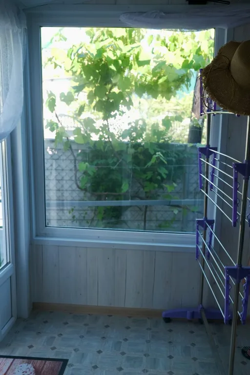 Половина дома с отдельным входом, с садом на берегу Чёрного моря