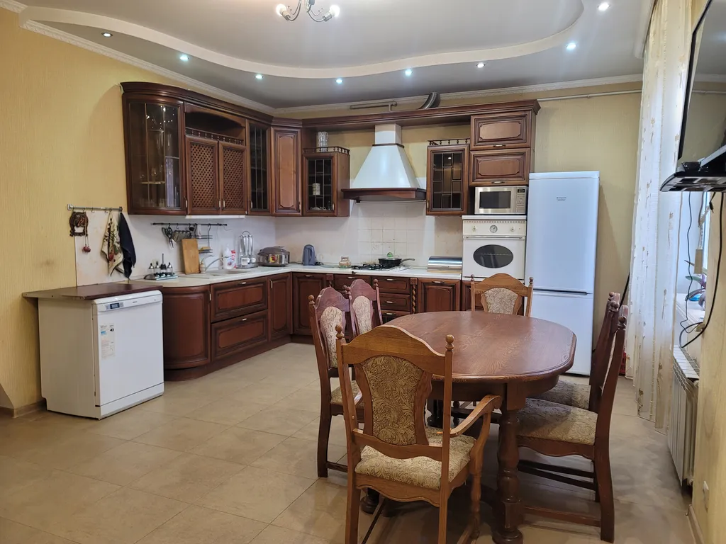 Дом с баней и бассейном в центре старого города