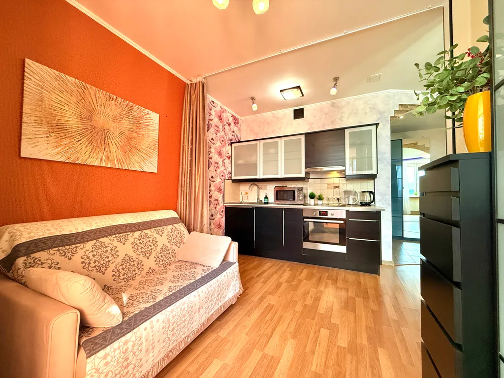 Дизайнерская евро-2-комнатная квартира с рабочей зоной